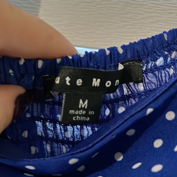 $7 Sale! Blue Polka Dot Top - Picture 3 of 4